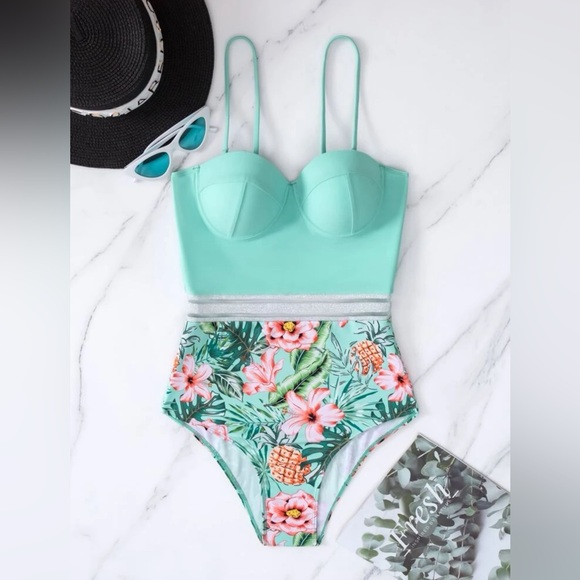 Swimsuit - Picture 4 of 12